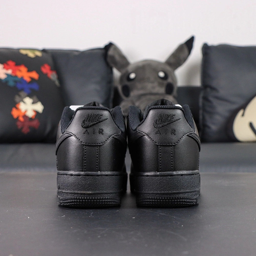 Air Force 1 07 Triple Black - Pair Side View