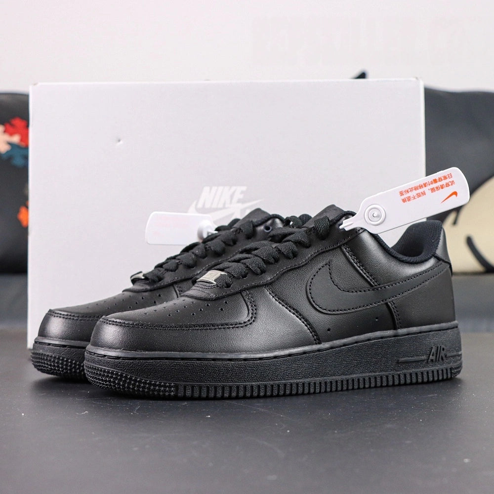 Air Force 1 07 Triple Black - Detail 1