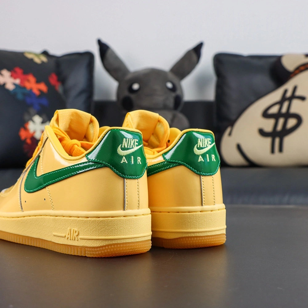 Air Force 1 Low Patent Leather Topaz Gold - Detail 3