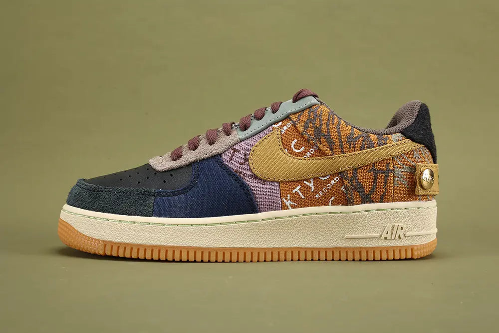 Air Force 1 Low Travis Scott Cactus Jack - Heel Strap Detail