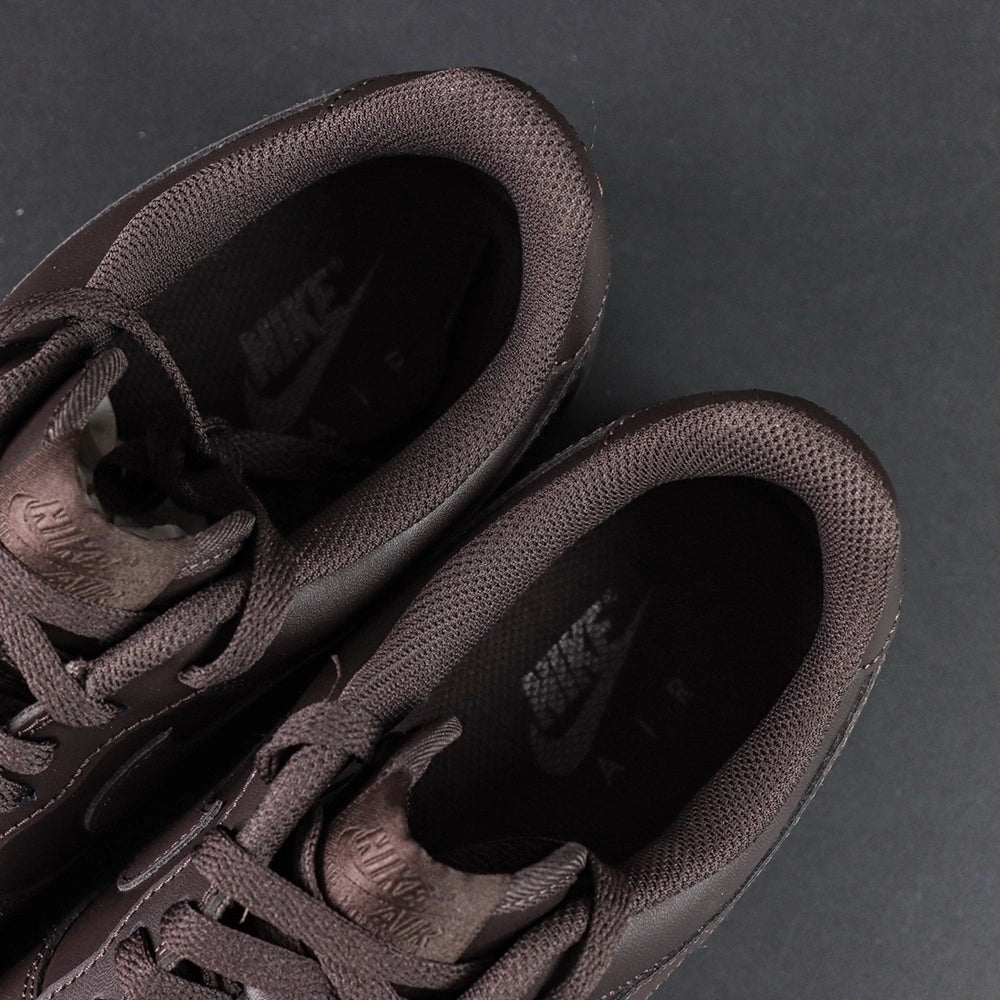 Air Force 1 Low Velvet Brown - pair side view