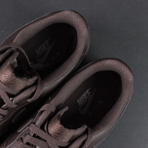 Air Force 1 Low Velvet Brown - pair side view