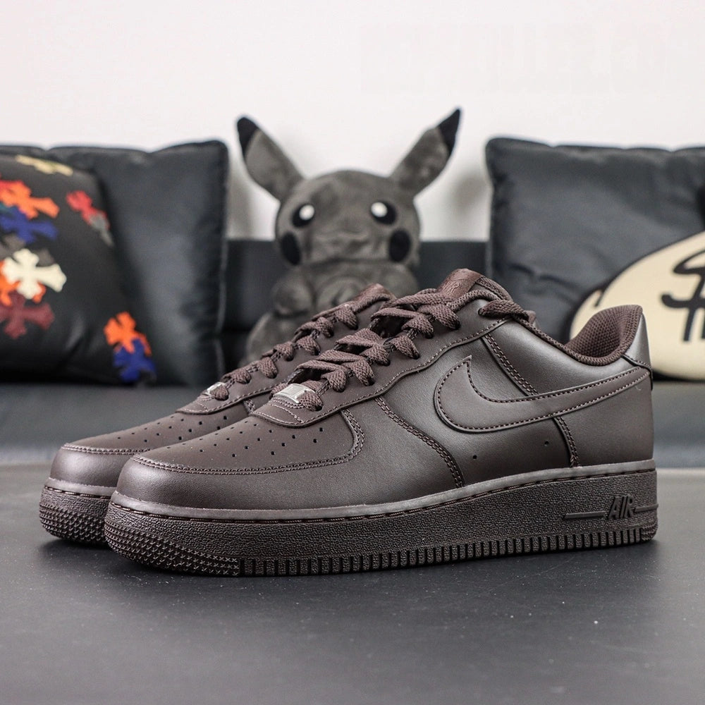 Air Force 1 Low Velvet Brown - toe box close up