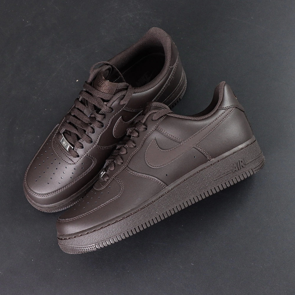 Air Force 1 Low Velvet Brown - heel lifestyle
