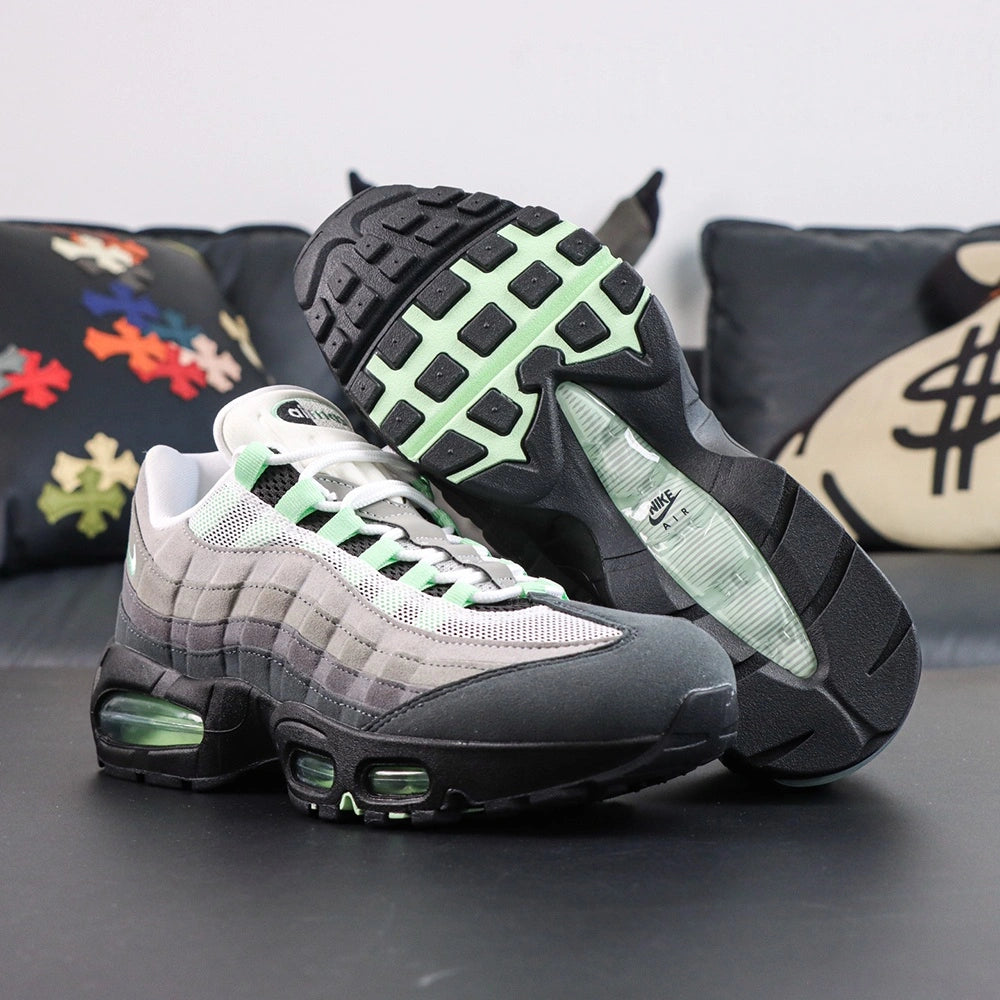 Air Max 95 Big Bubble Fresh Mint 2026 - Side View with Box