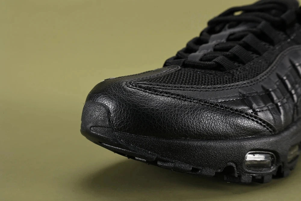 Air Max 95 Essential Triple Black - Heel Pair View
