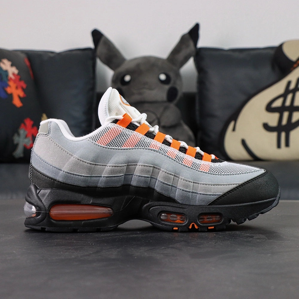 Air Max 95 OG Bright Mandarin 2025 - Medial Heel Pair View