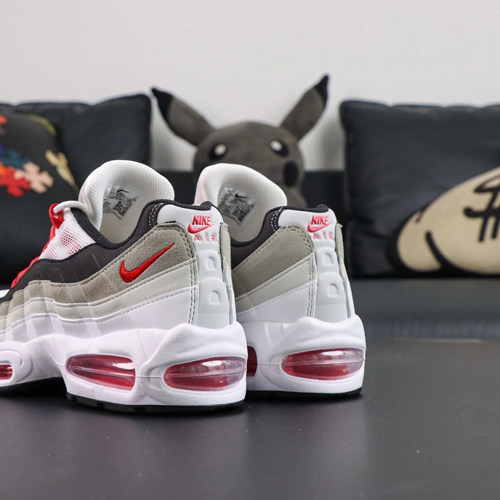 Air Max 95 OG Comet Red 2026 - Toe Box Detail