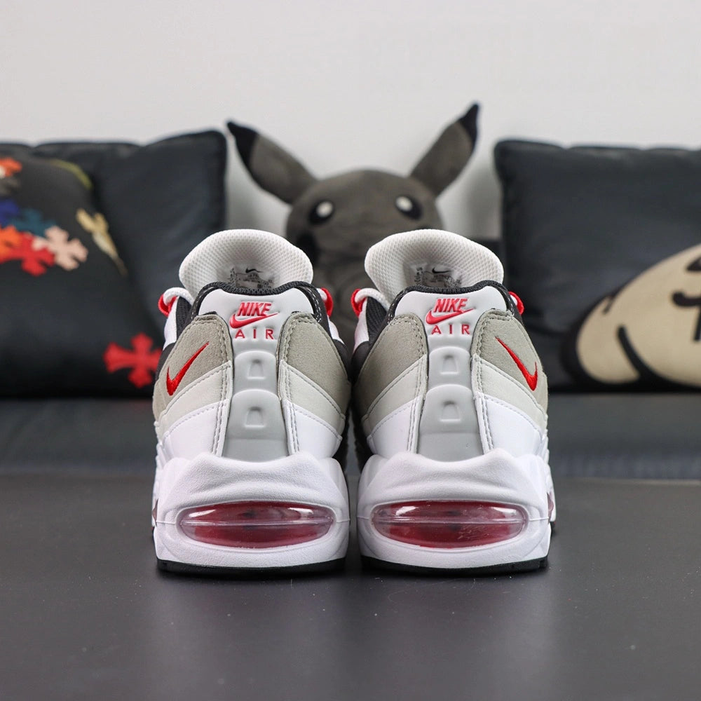 Air Max 95 OG Comet Red 2026 - Tongue and Air Max Badge Detail