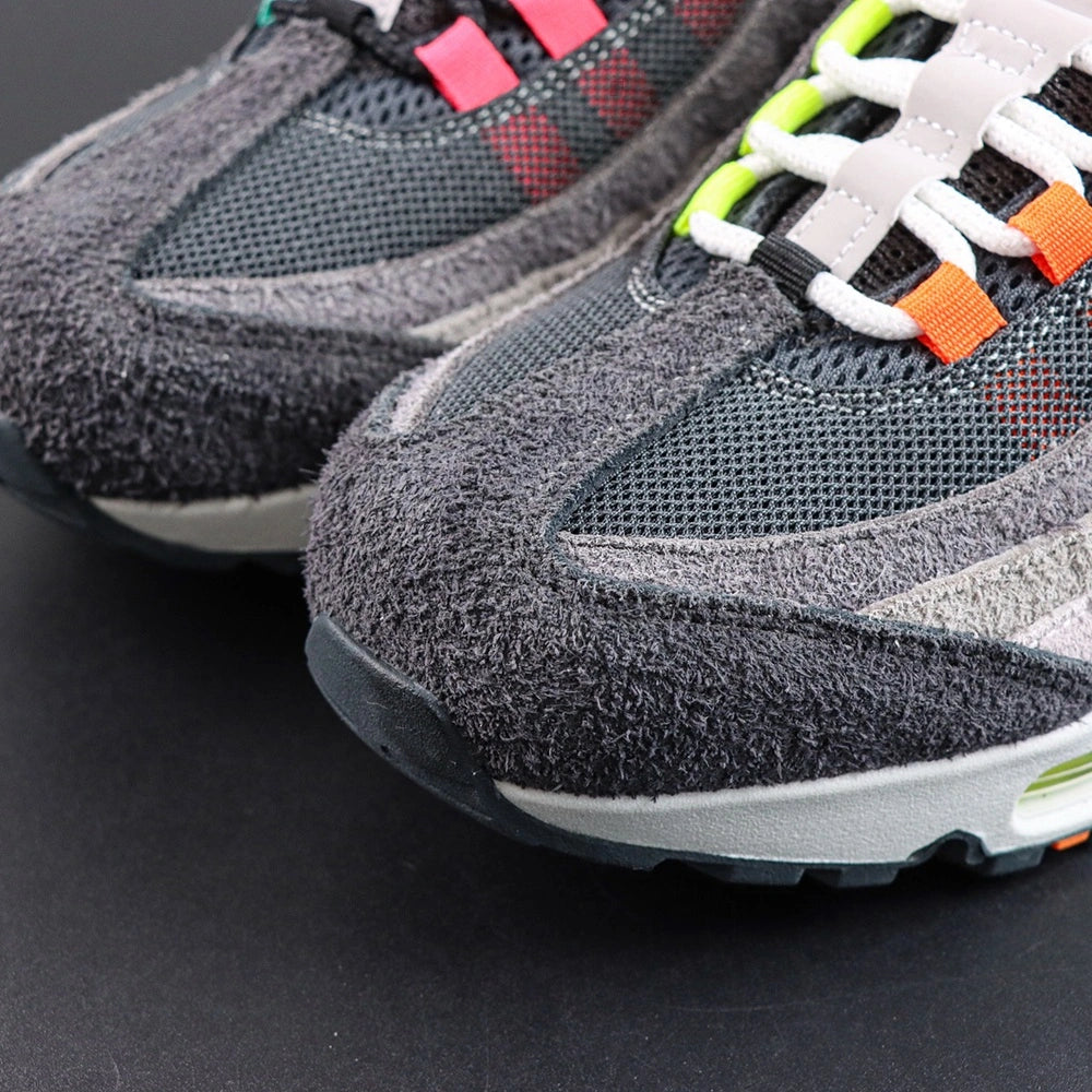 Air Max 95 OG Greedy What The 2026 - Tongue and Insole Detail Top View