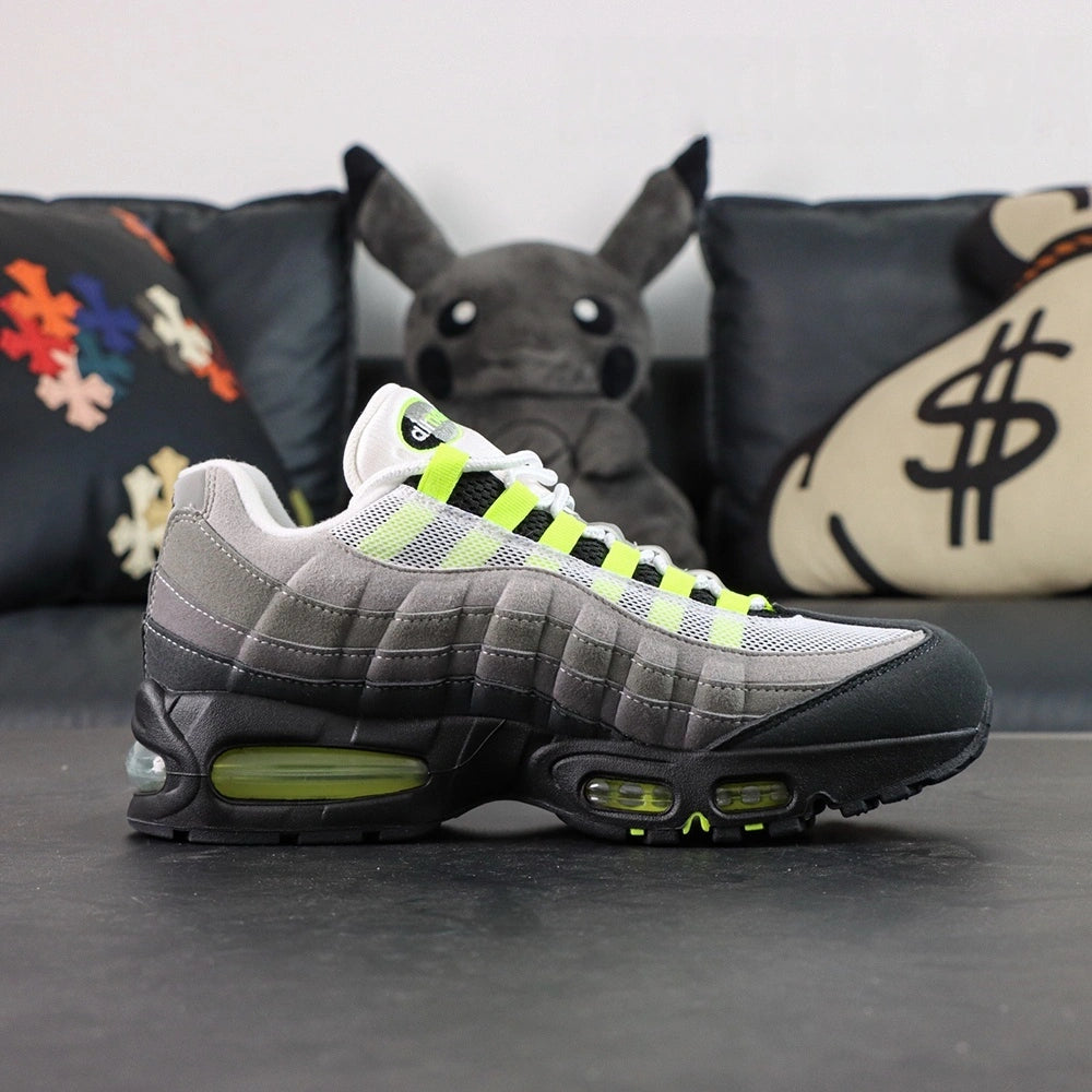 Air Max 95 OG Neon 2025 - Toe Box and Lace Loop Close Up