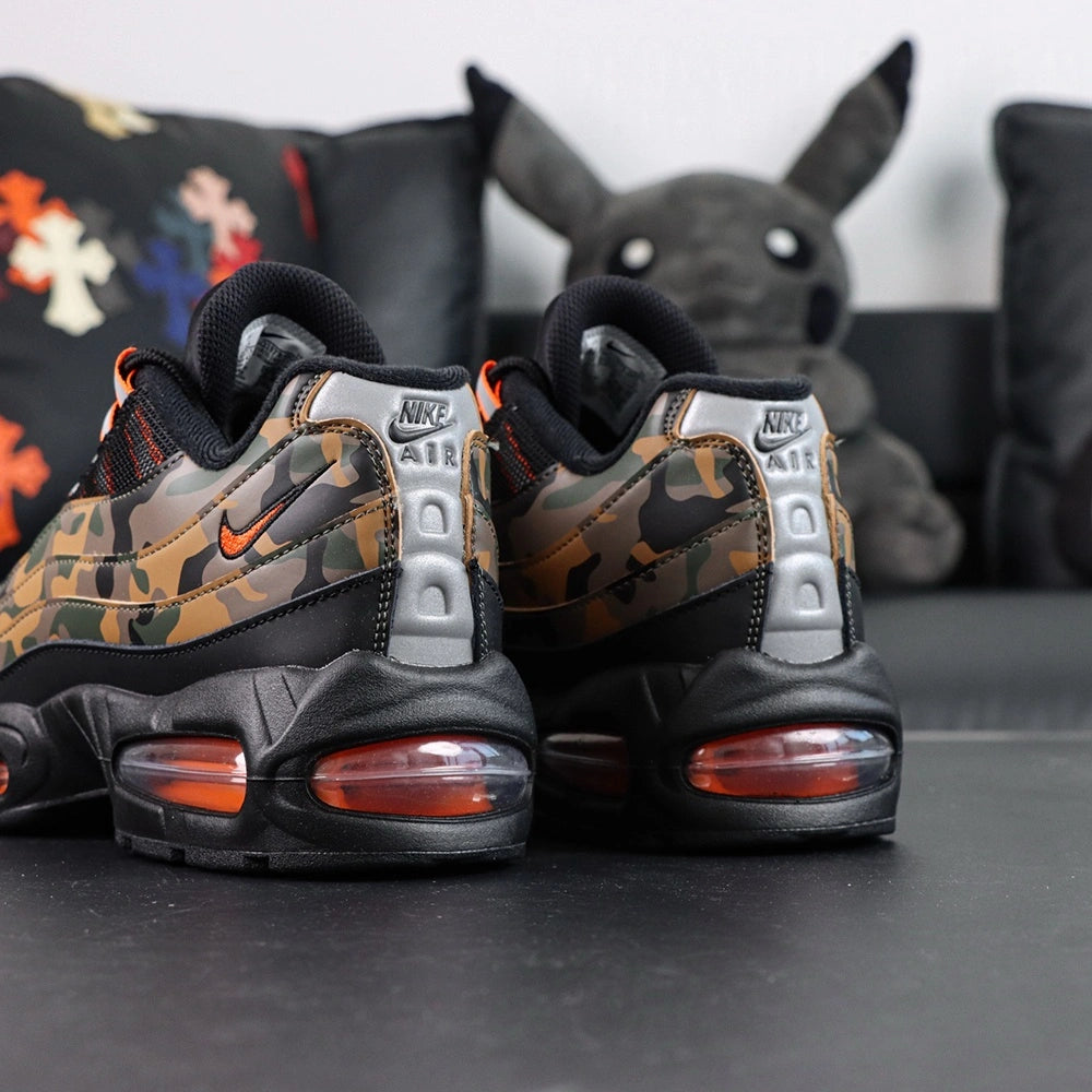 Air Max 95 OG Orange Camo 2025 - Lateral Side View with Nike Box