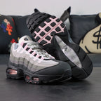 Air Max 95 OG Pink Foam 2025 - Heel Pair View Close Up