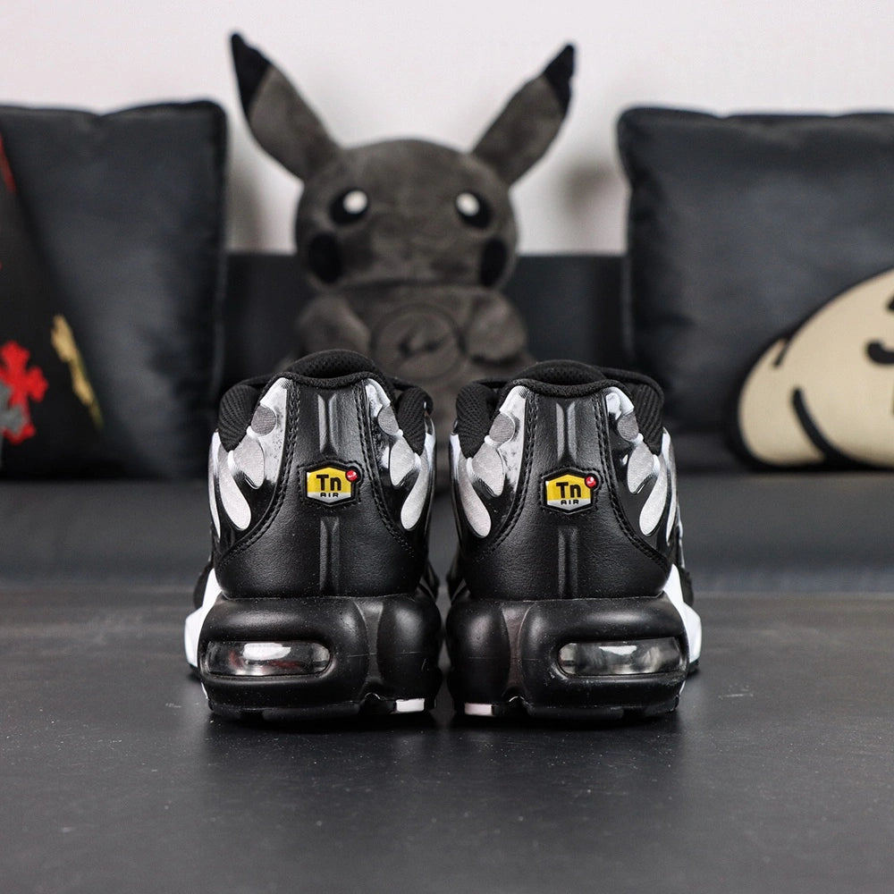 Air Max Plus Black Metallic Silver - Lateral Side View with Nike Box