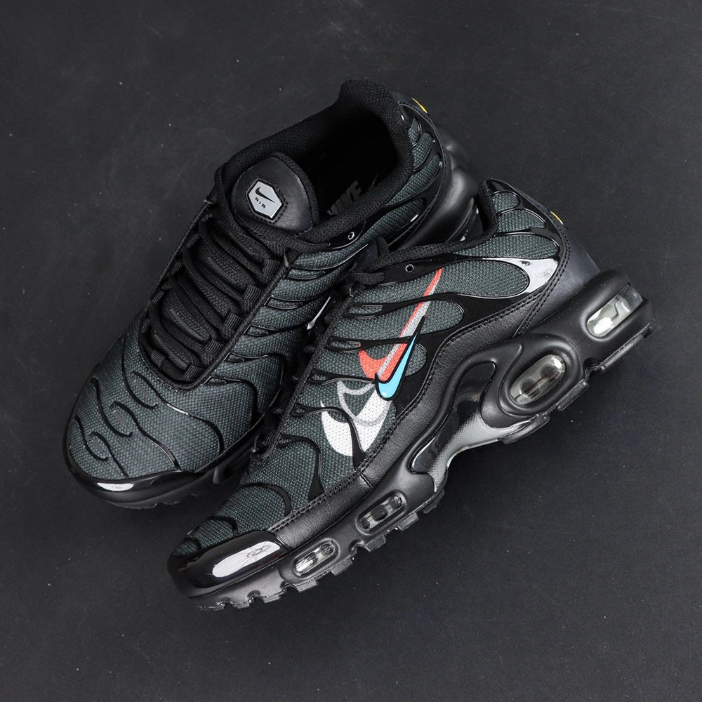 Air Max Plus Multi Swoosh Black Bright Crimson 2023 - Detail