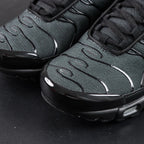 Air Max Plus Multi Swoosh Black Bright Crimson 2023 - Detail 3