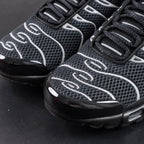 Air Max Plus Premium Black Metallic Silver 2024 - Tongue and Insole Top Down Detail with Black Air Badge and Yellow Tn Air Badge