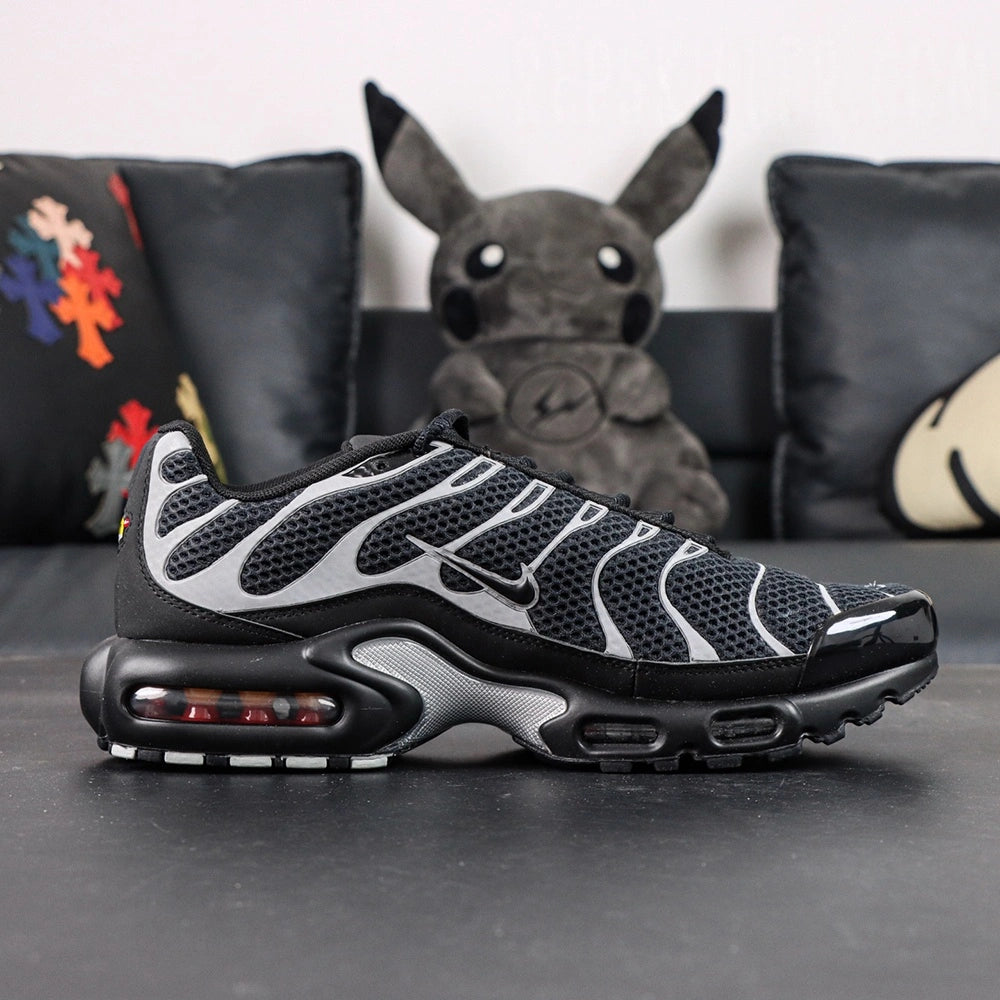 Air Max Plus Premium Black Metallic Silver 2024 - Detail 2