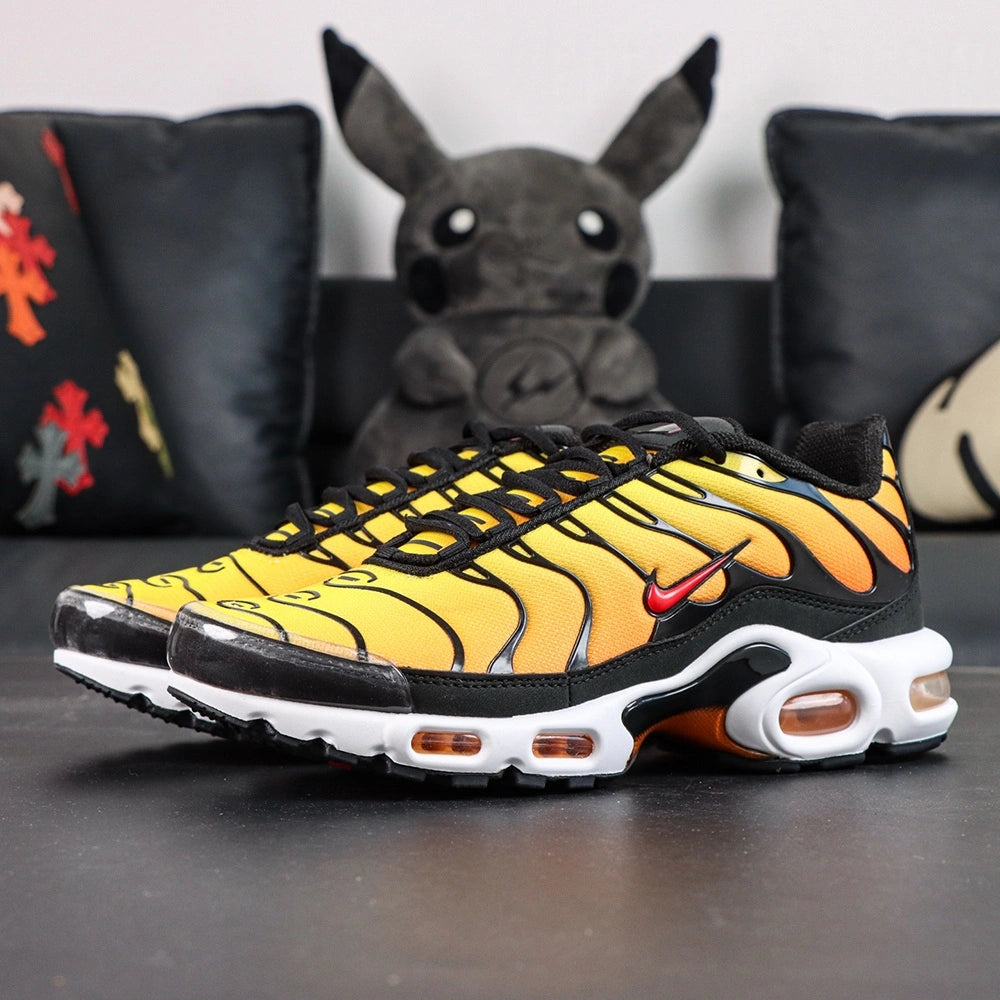 Air Max Plus Sunset 2024 - Tongue and Insole Top Down Detail Showing Dark Air Badge and Yellow Tn Air Badge