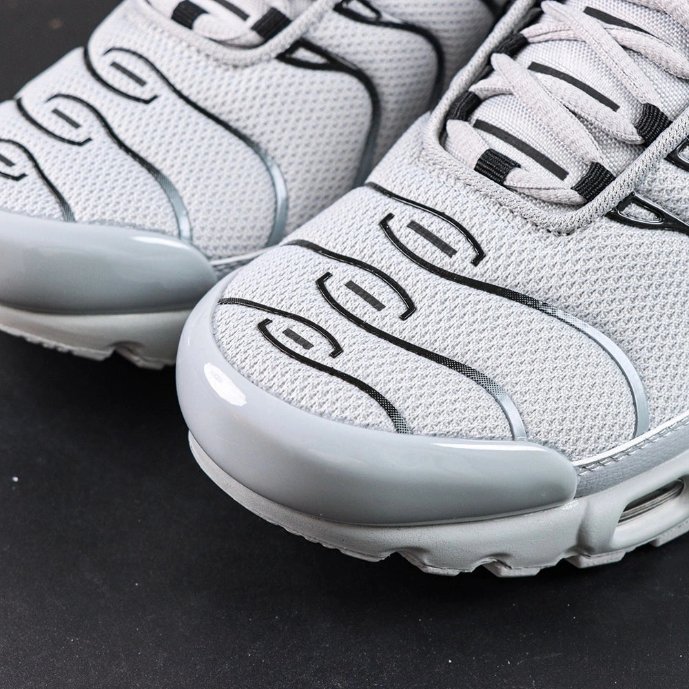 Air Max Plus TN Wolf Grey 2018 - Detail