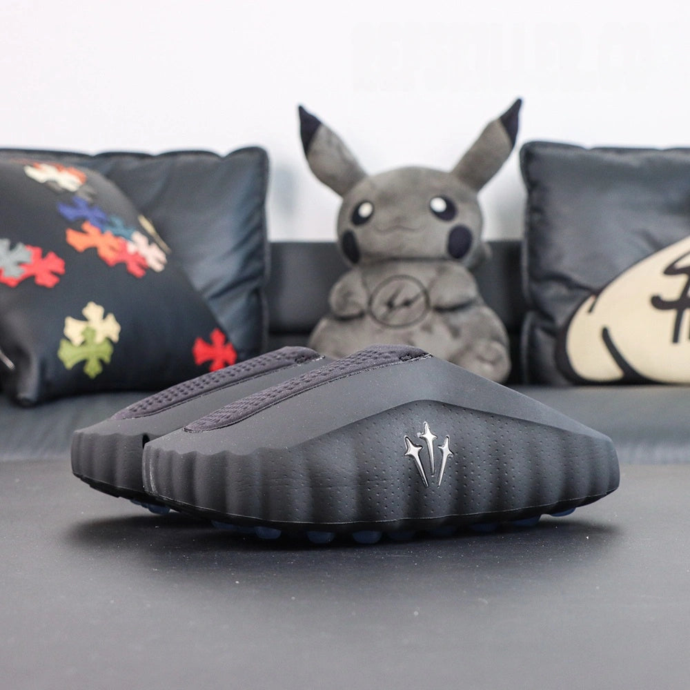 Drake NOCTA x Mind 001 Black 2026 - Heel badge detail