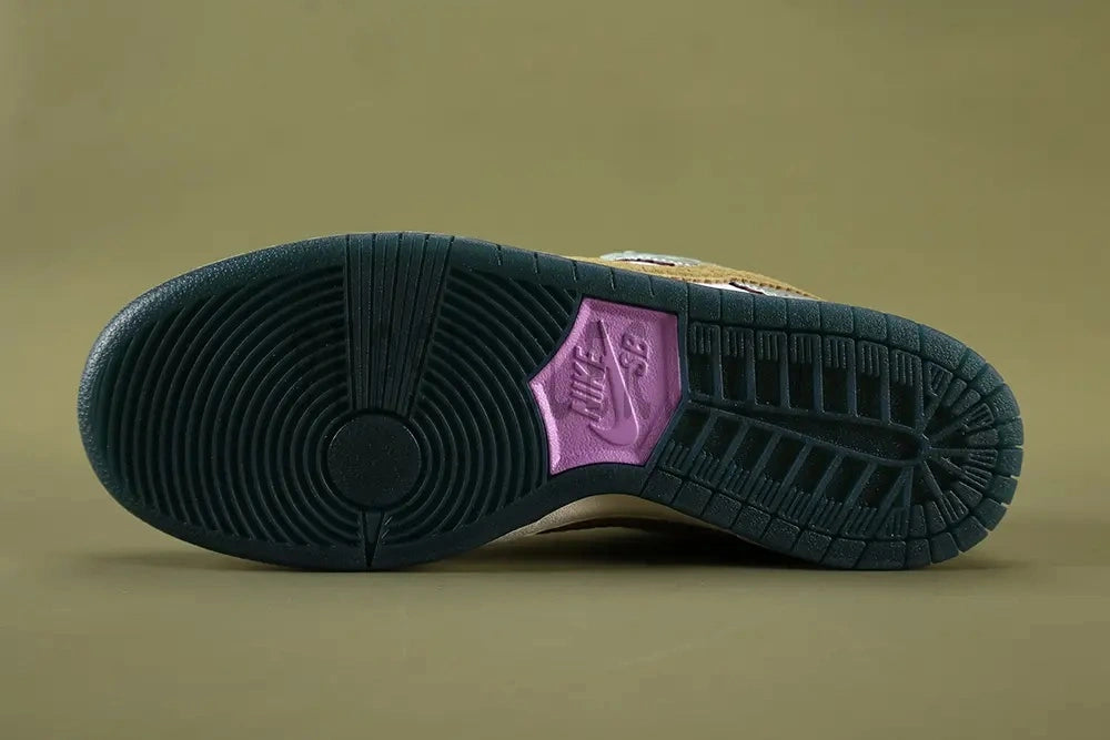 Alexis Sablone x Dunk Low SB 'Chameleon' 2024