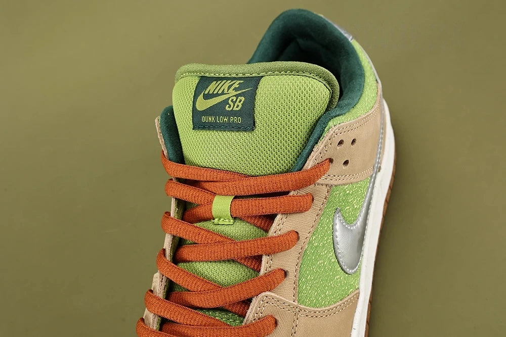 Dunk Low Pro SB 'Escargot' 2024