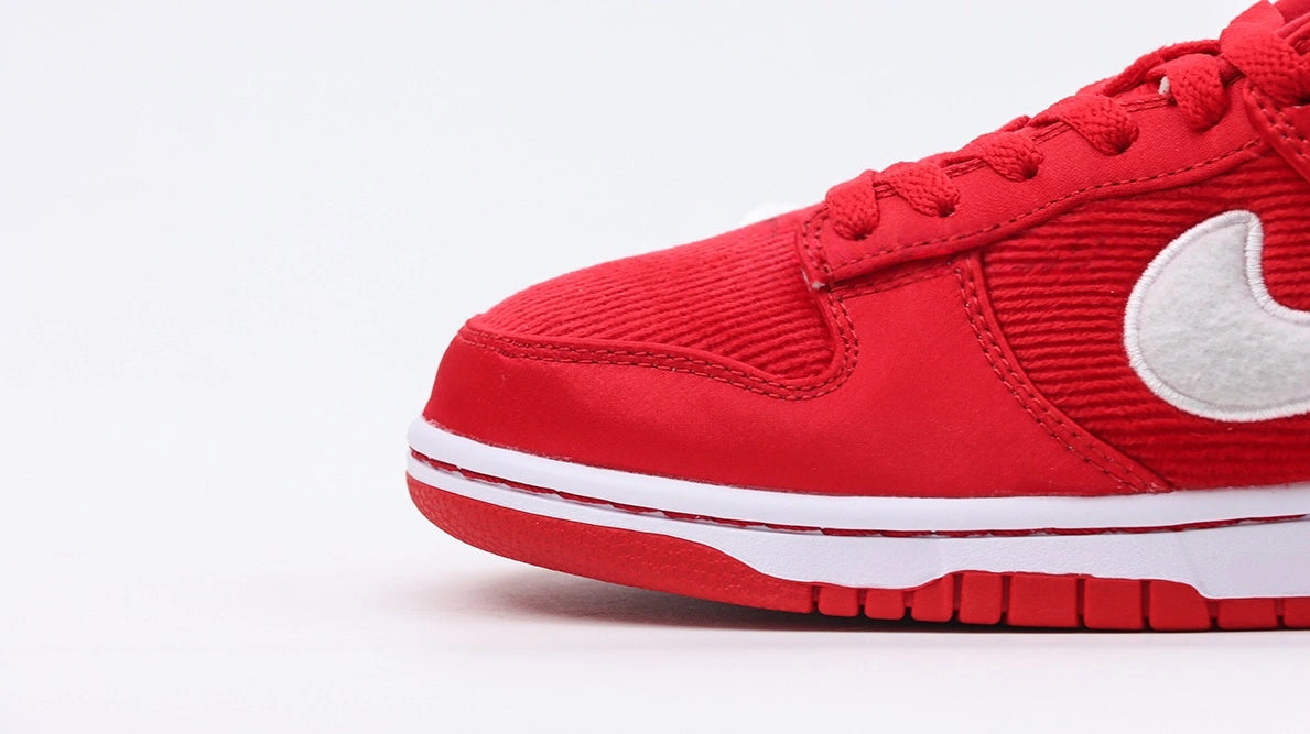 Dunk Low GS 'Valentine's Day 2024'