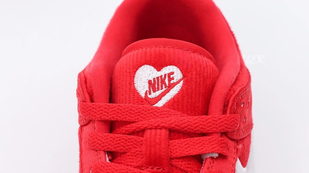 Dunk Low GS 'Valentine's Day 2024'