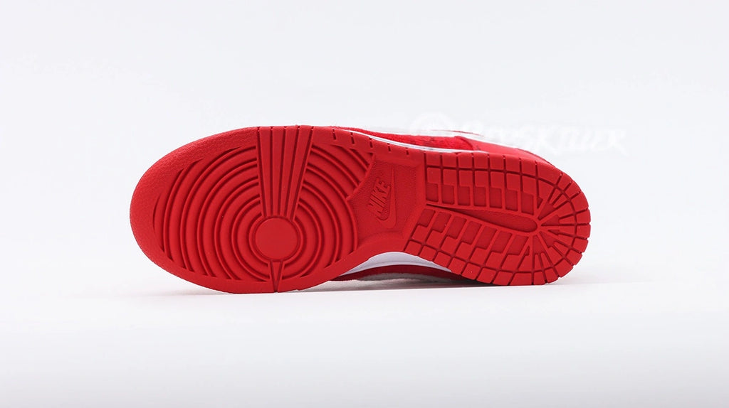 Dunk Low GS 'Valentine's Day 2024'