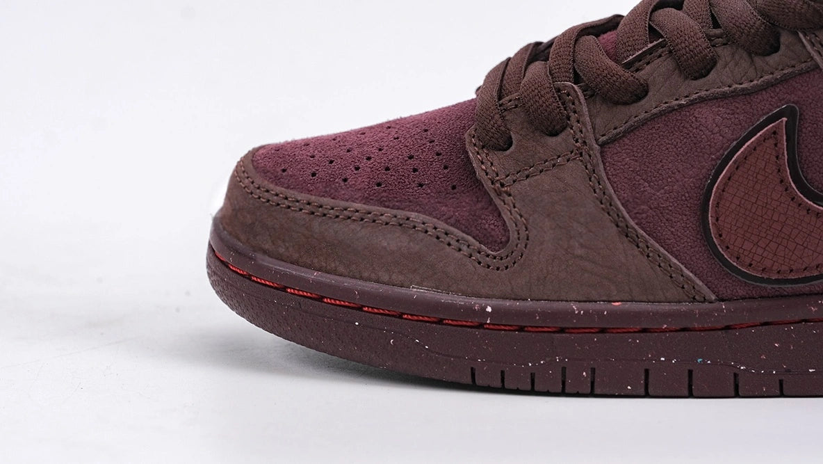 Dunk Low Premium SB 'City of Love Collection – Burgundy Crush' 2024