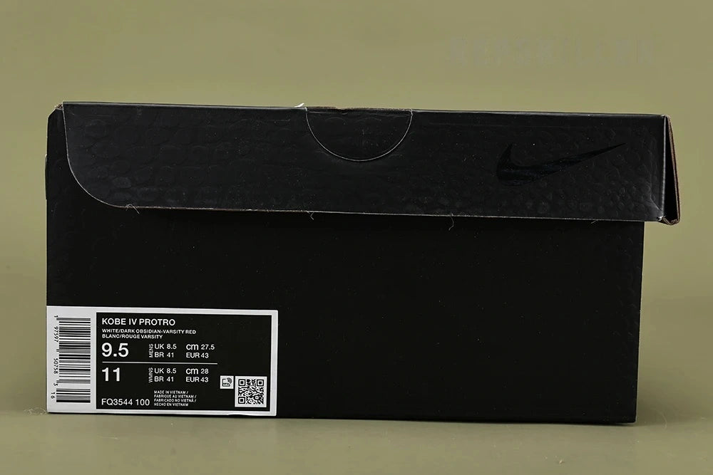 Kobe 4 Gold Medal - toe box close-up