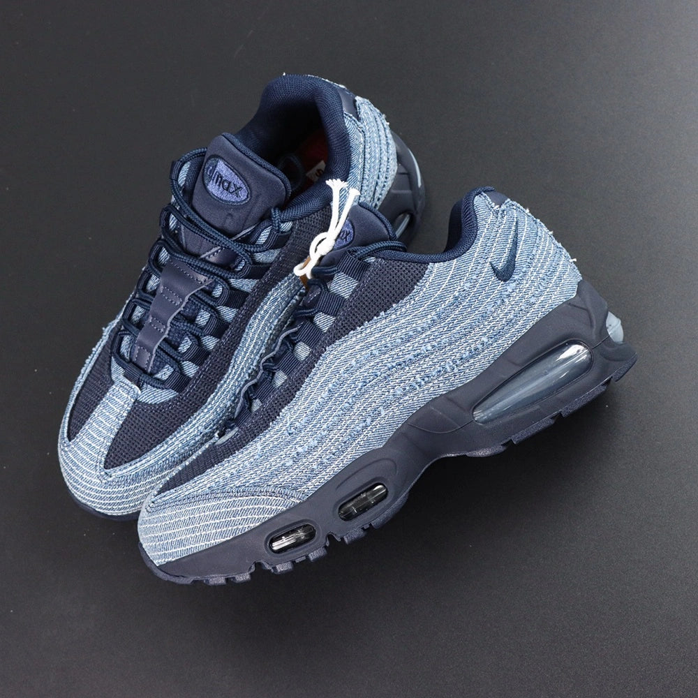Levis x Air Max 95 OG Obsidian 2025 - Detail