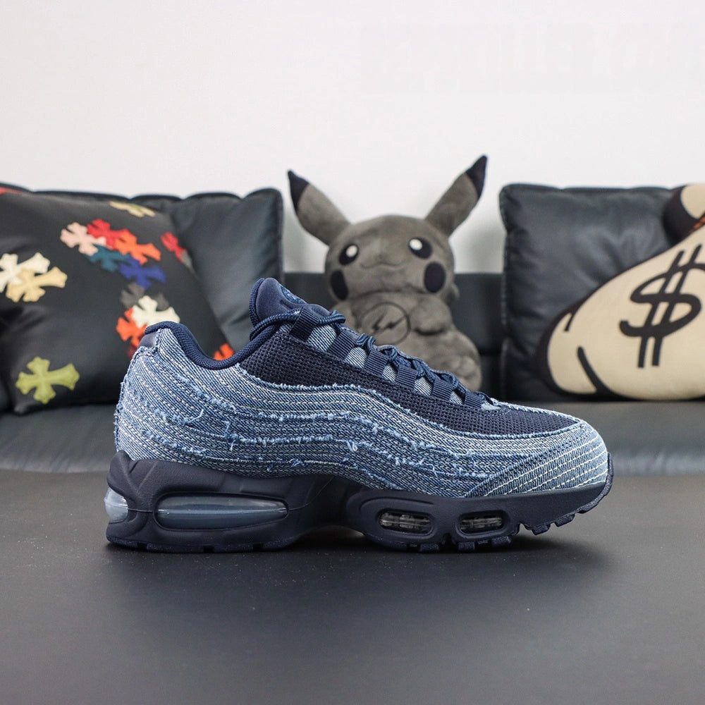Levis x Air Max 95 OG Obsidian 2025 - Detail 4
