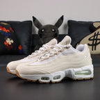 Levis x Air Max 95 OG Light Orewood Brown 2025 - Detail 2