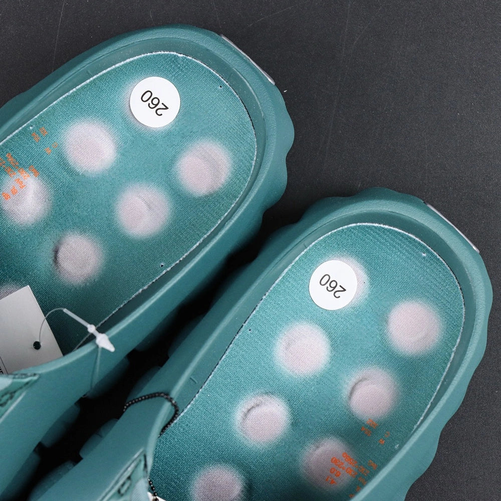 Mind 001 Mineral Slate 2026 - Heel NK and MIND badges pair