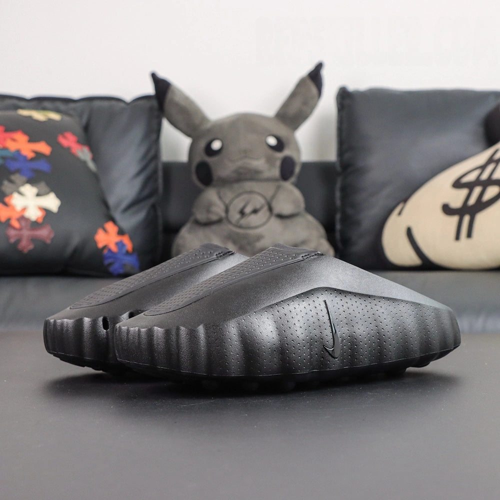 Mind 001 Triple Black 2026 - Toe detail