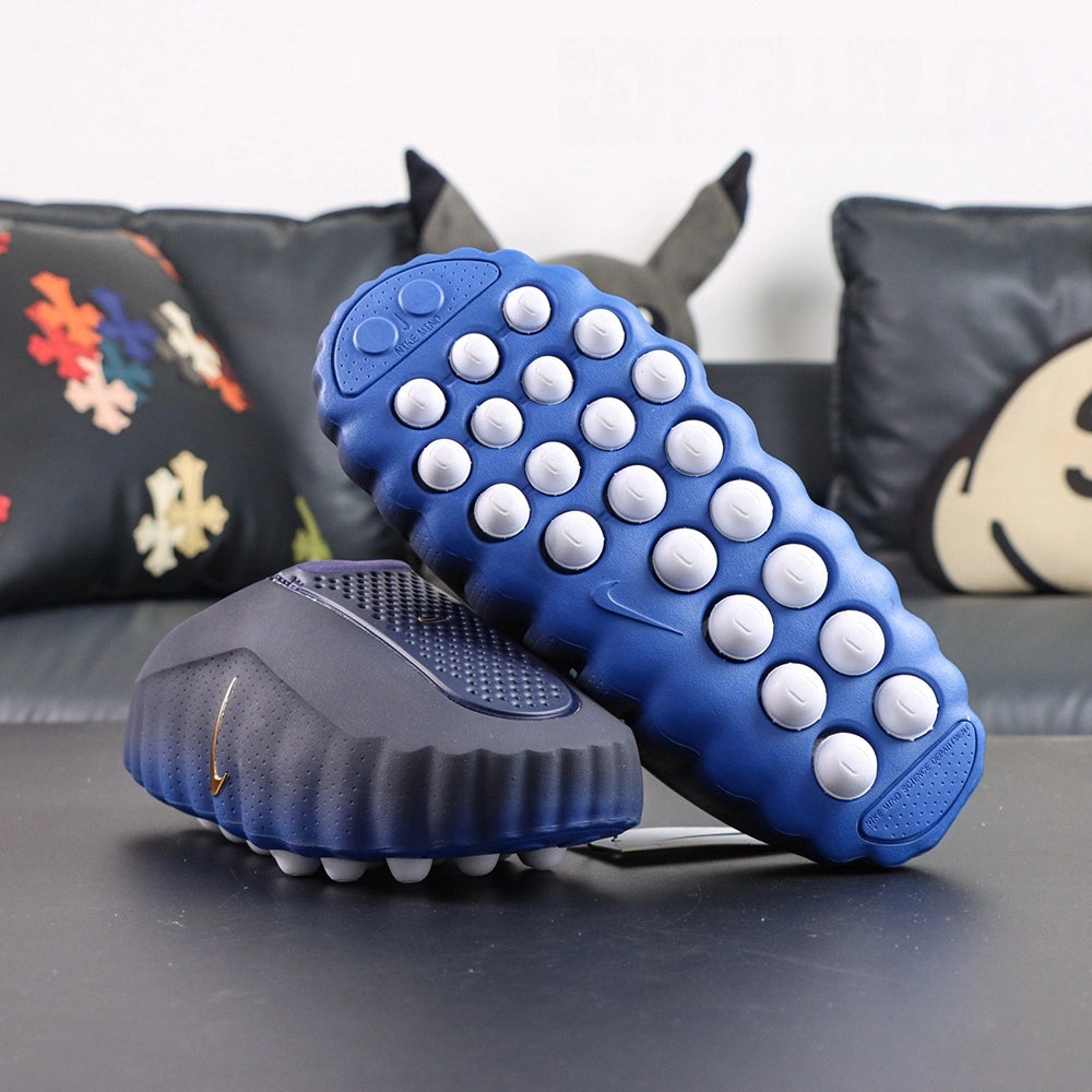 Mind 001 Blackened Blue 2026 - Heel gold NKS and MIND badges pair