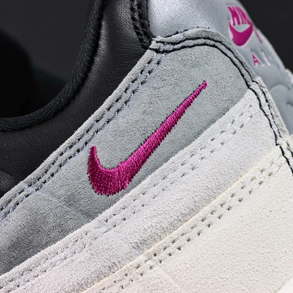 SB x Air Max 95 Cactus Flower - Forefoot Air Unit Close Up on Black Background Showing Vivid Cactus Flower Active Fuchsia Translucent AM95 Air Unit Visible Through White Midsole Window with Honey Gum Outsole Below