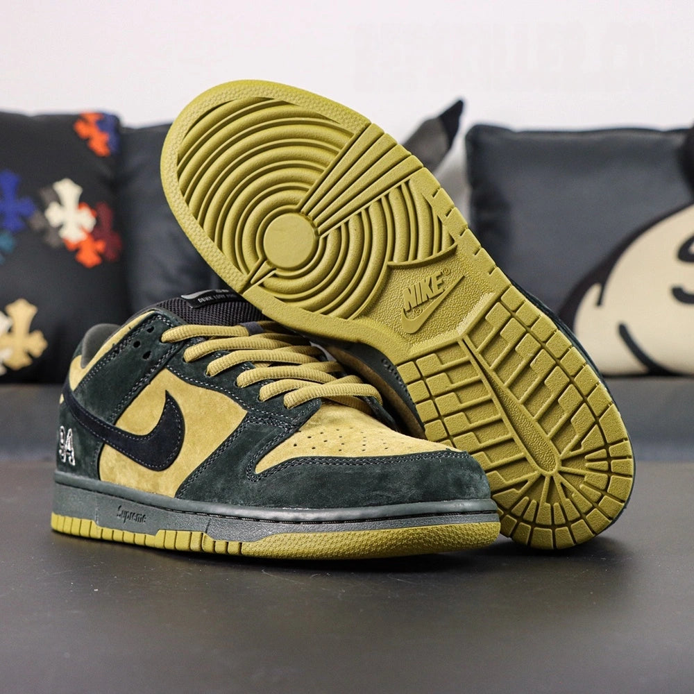 Sup x Dunk Low SB 'Camper Green' 2025