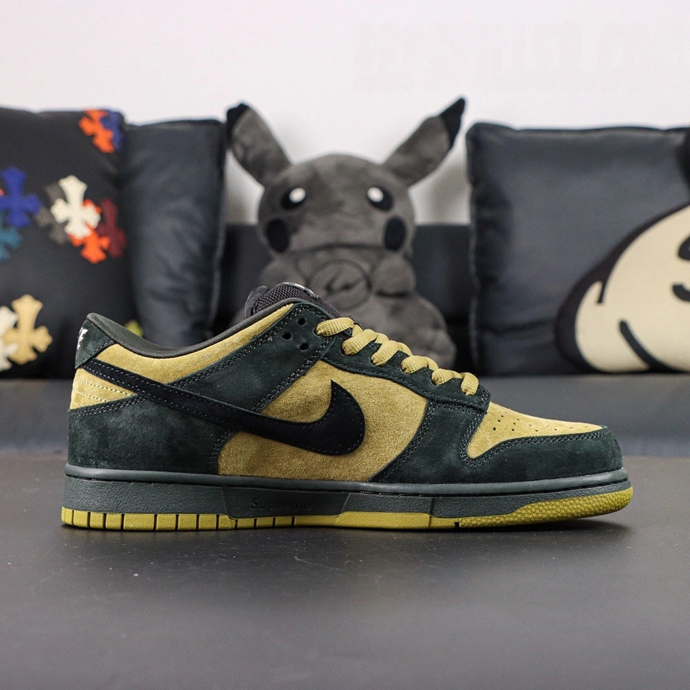 Sup x Dunk Low SB 'Camper Green' 2025