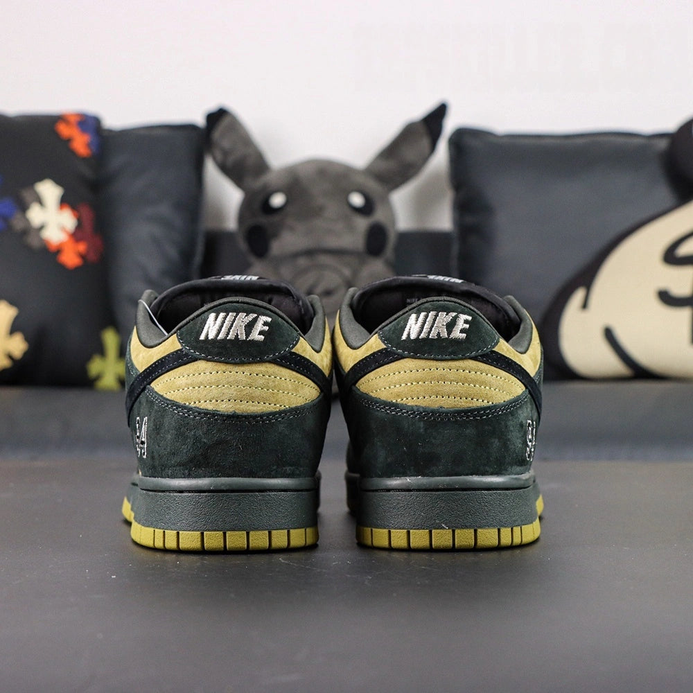 Sup x Dunk Low SB 'Camper Green' 2025