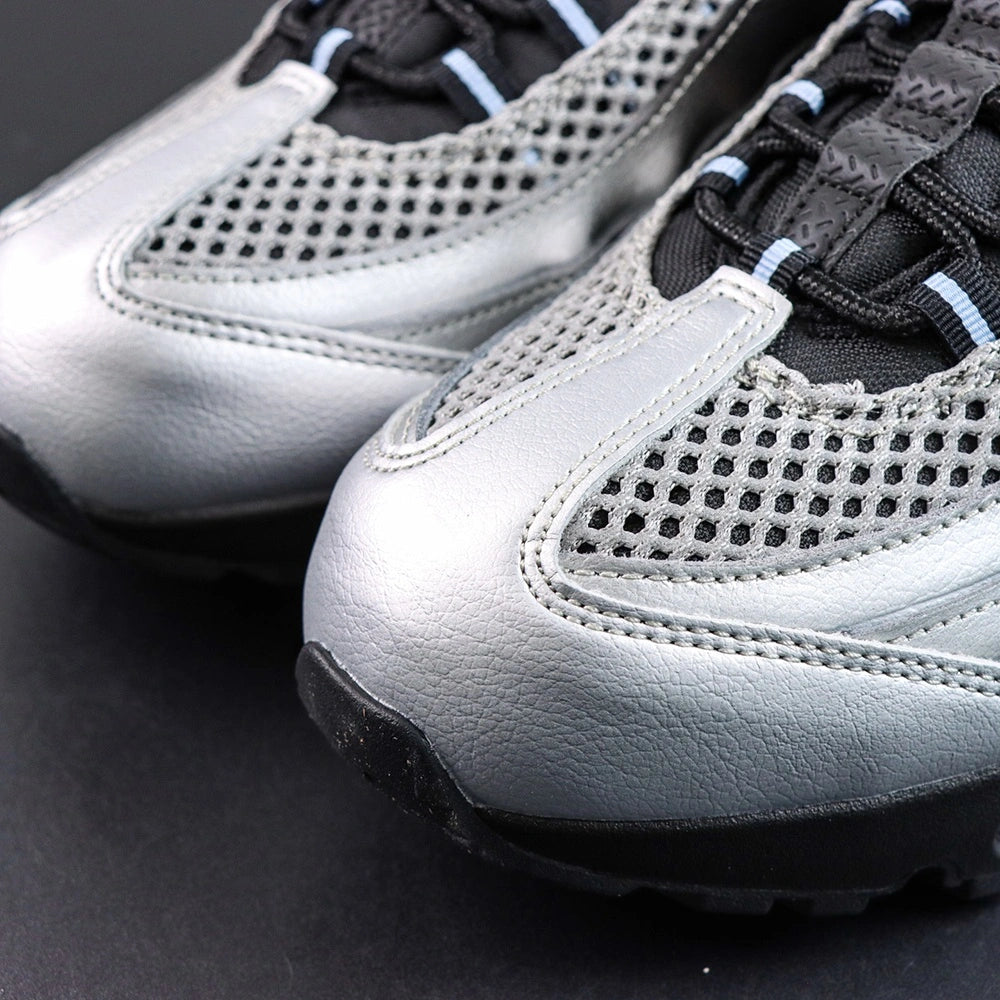 Palace x Air Max 95 Big Bubble Metallic Silver 2026 - Detail 1