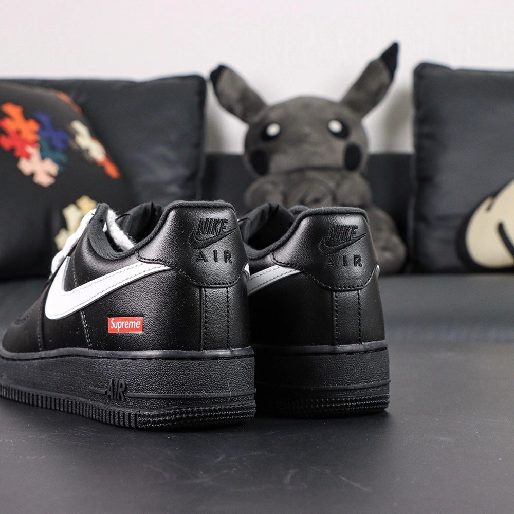 Supreme x Air Force 1 Low Box Logo Black White White Laces - tongue overhead close up Supreme x Nike Air insole