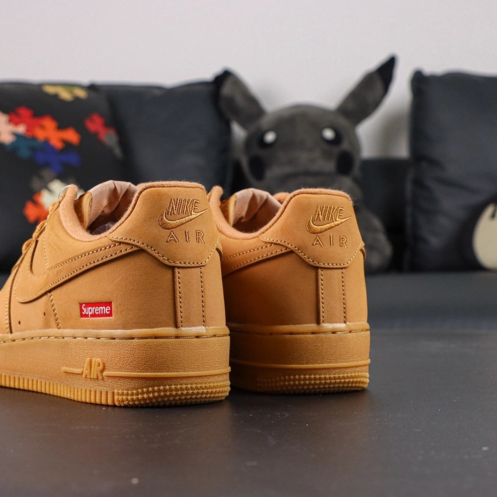 Supreme x Air Force 1 Low SP Box Logo Wheat - toe box pair close up silver AF1 Supreme dubrae wheat laces