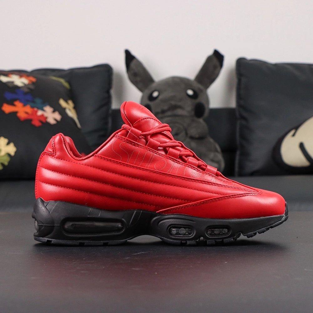 Supreme x Air Max 95 Lux Gym Red - Detail 1