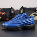 Supreme x Air Max 95 Lux Hyper Cobalt - Detail 1