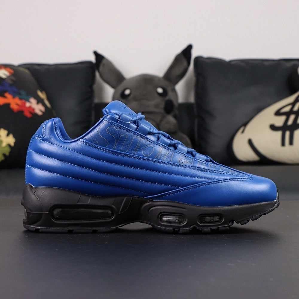 Supreme x Air Max 95 Lux Hyper Cobalt - Detail 2