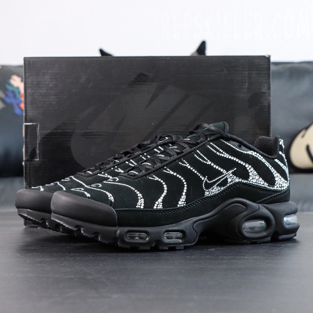 Swarovski x Air Max Plus Moonlight 2024 - Tongue and Ankle Collar Top Down View on Dark Background Showing Black Ankle Collar Soft Textile Lining Yellow Tn AIR Badge and Silver Swoosh Dubrae on Lace Eyelet