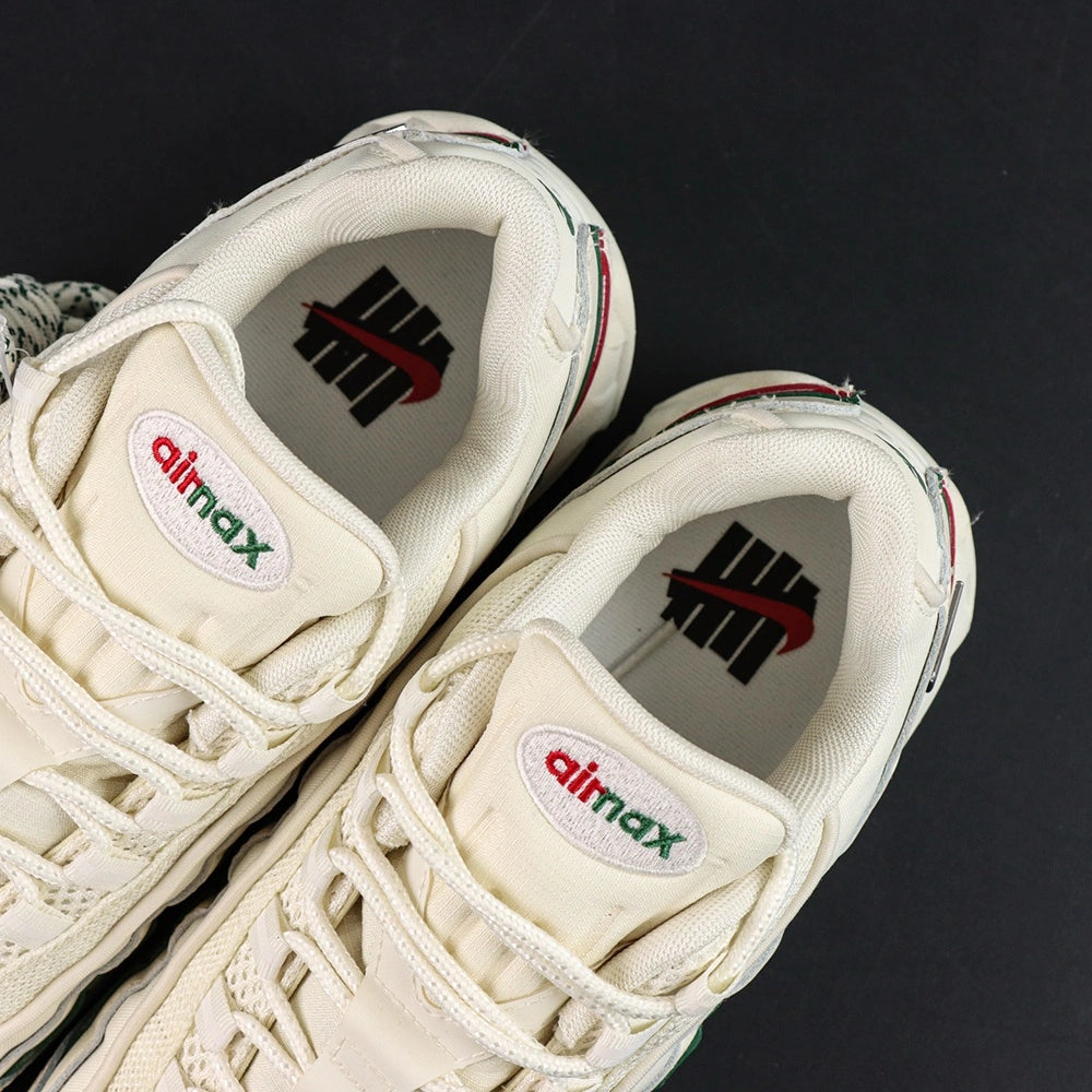 Undefeated x Air Max 95 Sail 2025 - Detail 1
